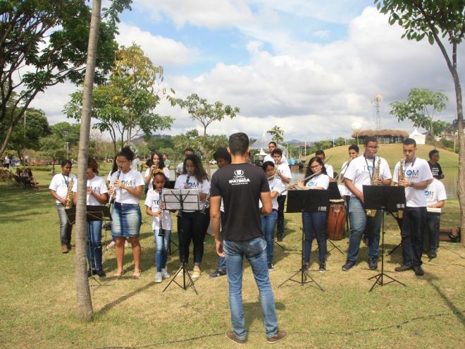 Escola de Música TOM abre inscrições