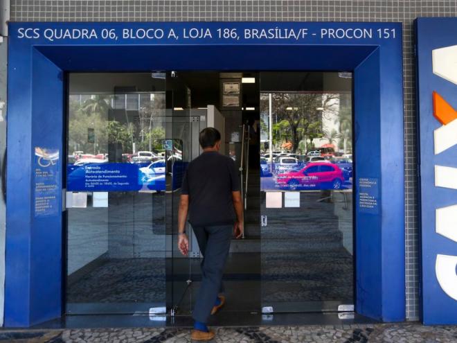 Caixa inicia pagamento do abono salarial para nascidos em março e abril