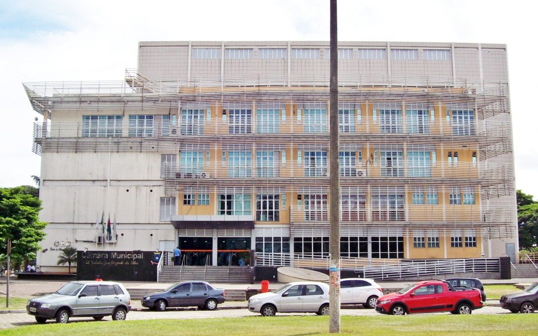 MP volta a recomendar redução de assessores na Câmara de Ipatinga