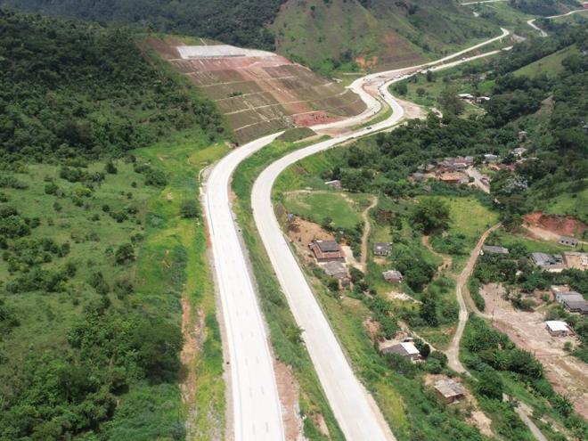 Ministério da Infraestrutura e Dnit liberam 12 quilômetros de pista duplicada da BR-381
