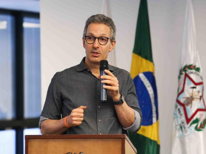 Romeu Zema anuncia nomeação de mil professores aprovados em concurso