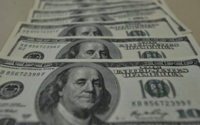 Dólar sobe a R$ 5,90