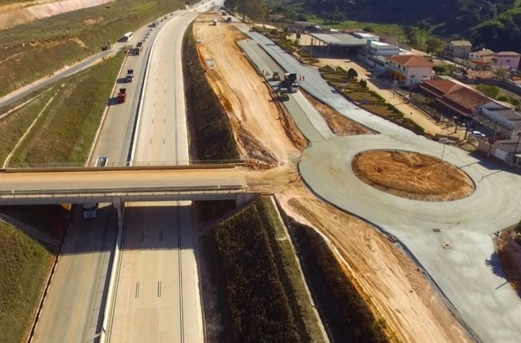 Ministro Tarcísio Freitas inaugura novo trecho duplicado da BR-381